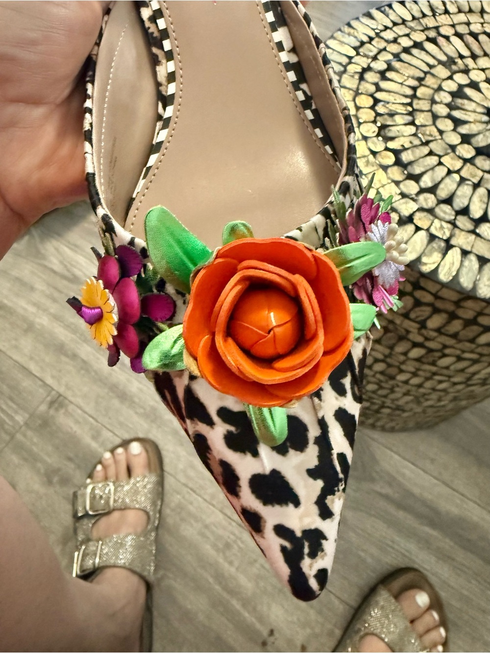 Betsey Johnson Black & White Animal Print Pointed Toe Floral Mules tag on shoe - Picture 3 of 12